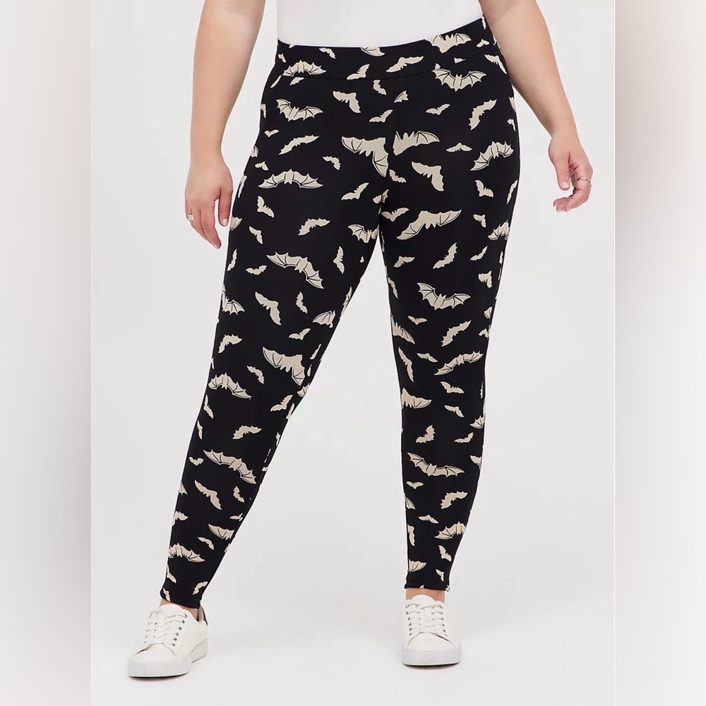 Torrid‎ Fleece Lined Bat-Print Leggings